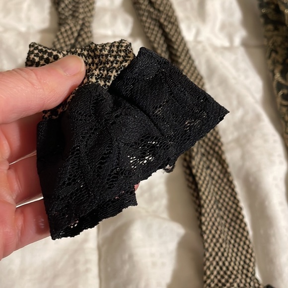 Gorgeous stockings one is footless not VS - Picture 4 of 6